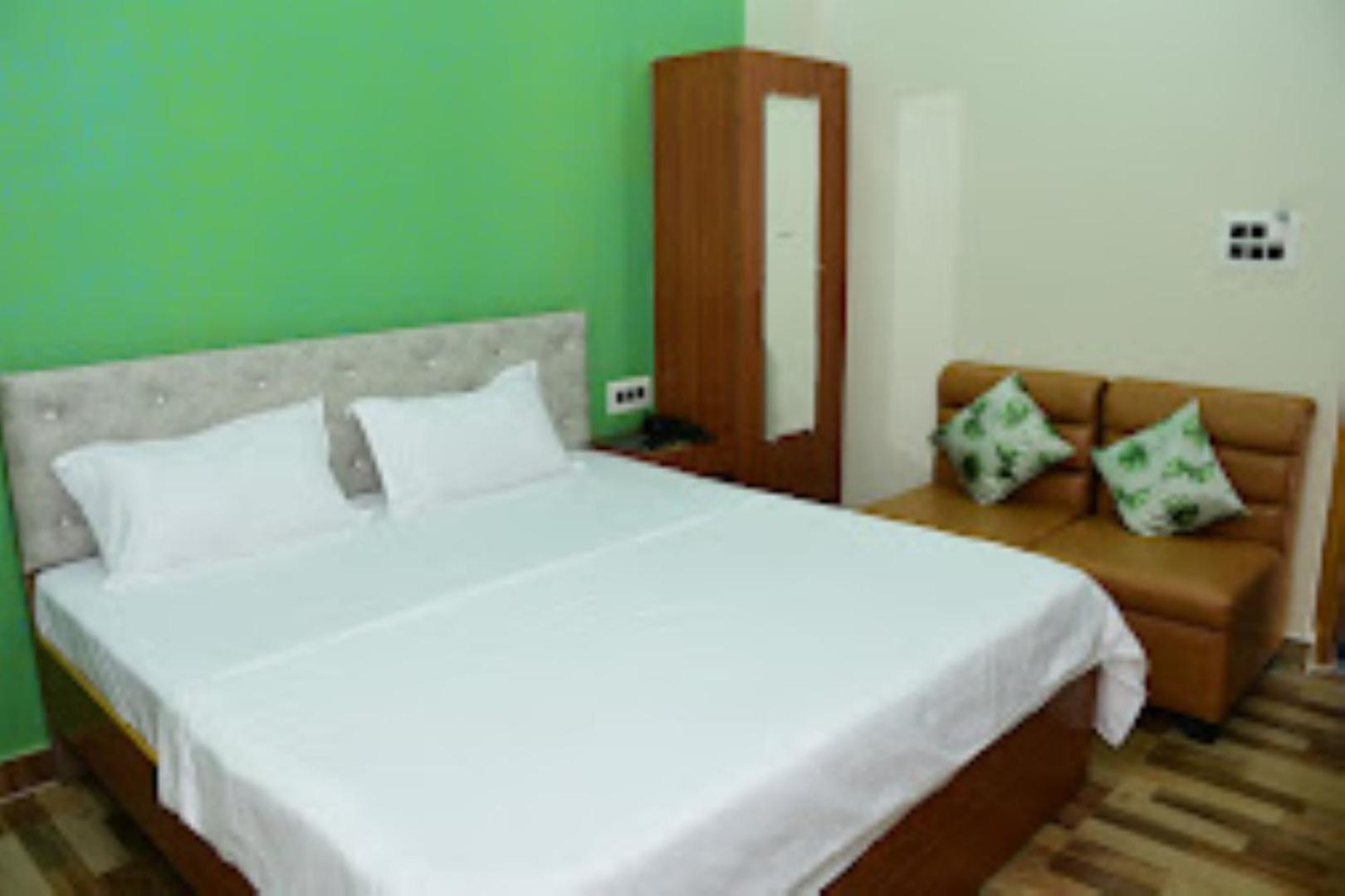 Hotel Renu Paradise , Ayodhya Esterno foto